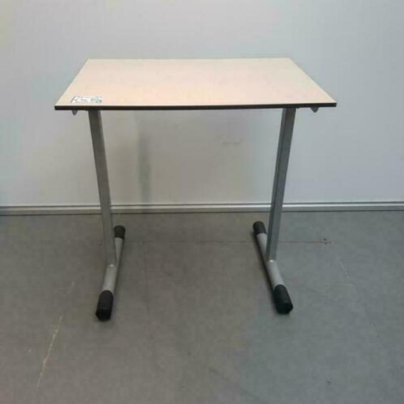 1x Zeer degelijke BRINK schooltafel - 75x70x50 cm - ahorn