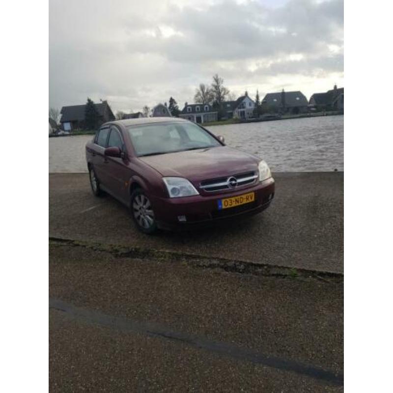 Opel Vectra 2.2 16V SDN AUT 2003 Rood