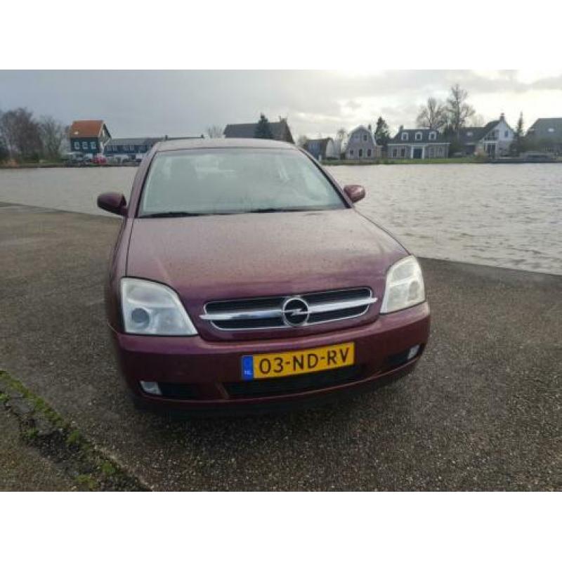 Opel Vectra 2.2 16V SDN AUT 2003 Rood