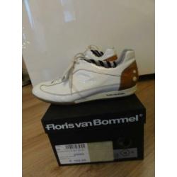 Witte lak leren gympen van Floris van Bommel, maat 36!