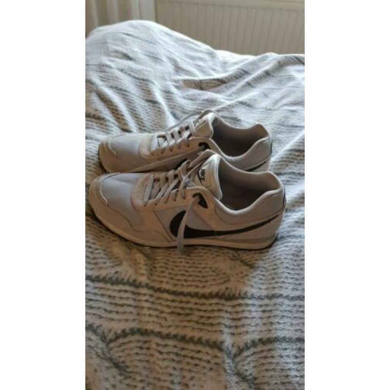 Grijze nike sneakers, maat 43