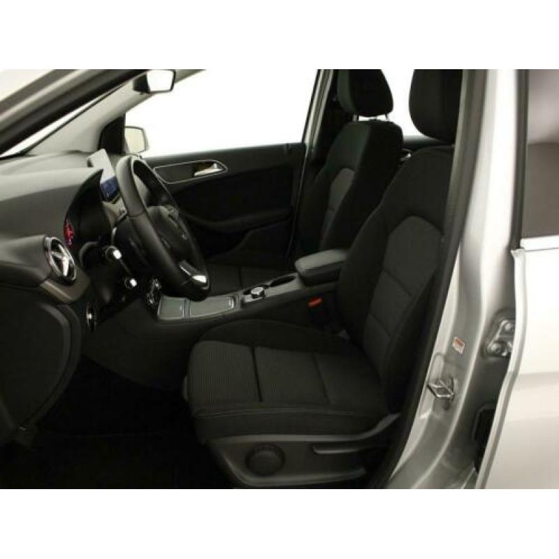 Mercedes-Benz B-Klasse 180 Style Automaat | Navigatie | Park