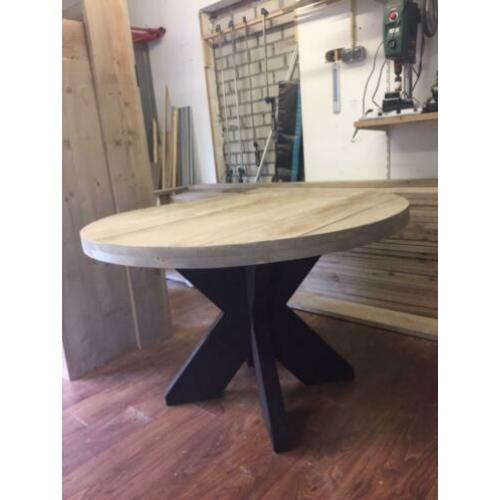 Ronde eettafel van verouderd steigerhout