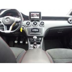 Mercedes-Benz A-Klasse 180 CDI AMG Uitvoering, Navi, Xenon,