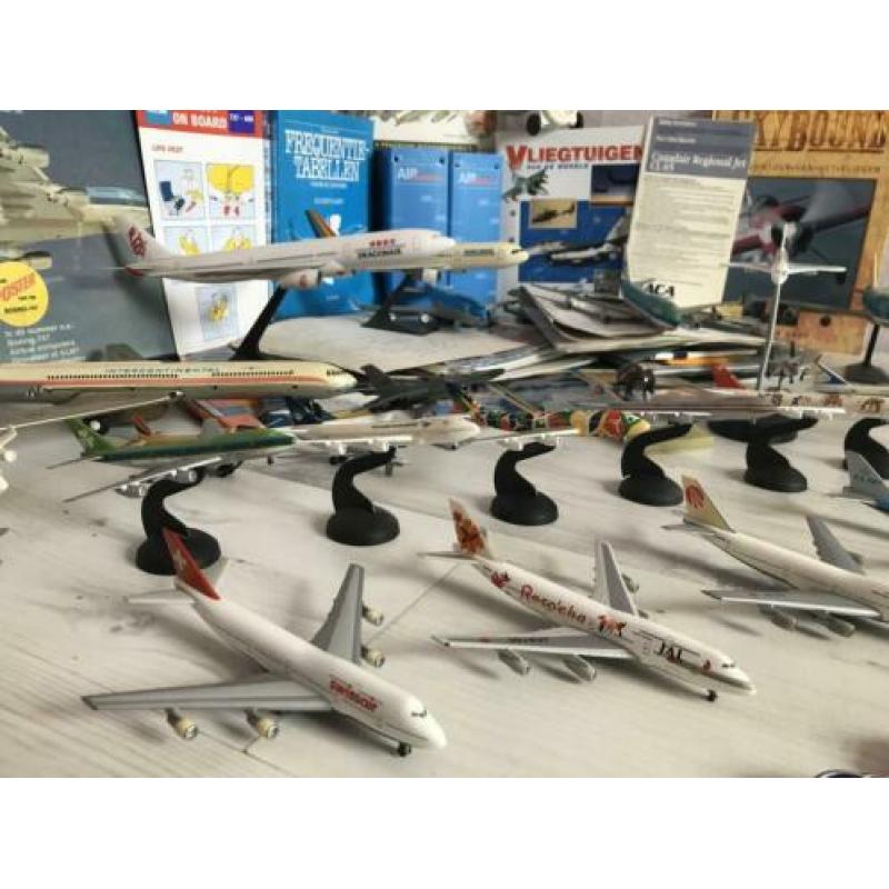 Complete vliegtuig collectie/schaalmodellen veelal Boeing747
