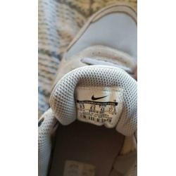 Grijze nike sneakers, maat 43