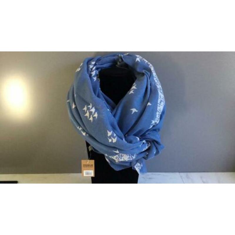 Nieuwe sjaal, blauw met witte vogels