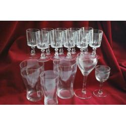 Retro Deel glasservies. Alles €10,00