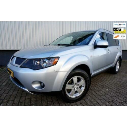 Mitsubishi Outlander 2.4 Intense+ 7 pers_Clima_Trekh_Cruise_