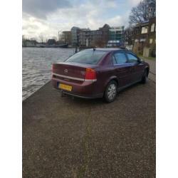 Opel Vectra 2.2 16V SDN AUT 2003 Rood