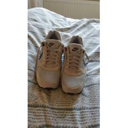 Grijze nike sneakers, maat 43