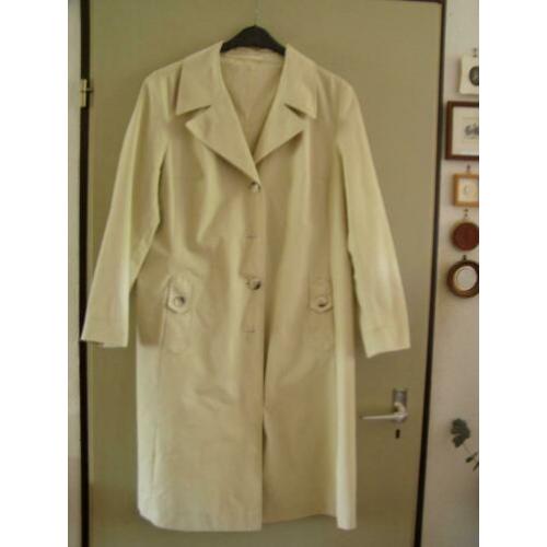 licht gele trenckcoat, A-lijn, maat 46