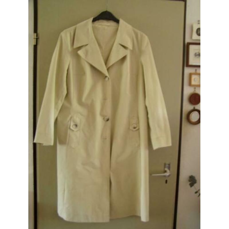 licht gele trenckcoat, A-lijn, maat 46