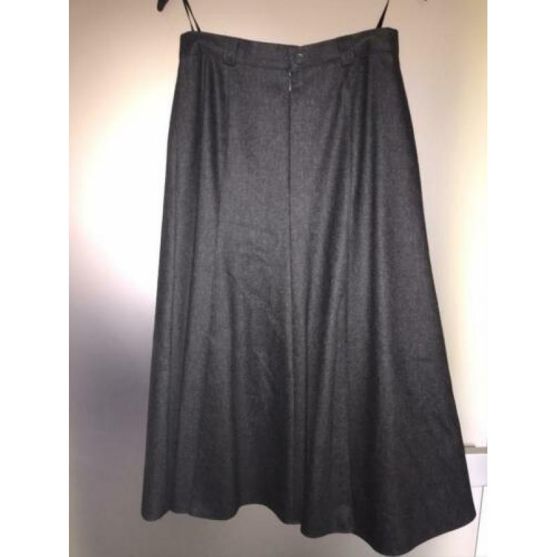 Nieuwe Basler rok zuiver scheerwol maat 36