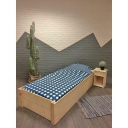 Blankhouten eenpersoonsbed Jannes 90x200/210/220 cm lang.