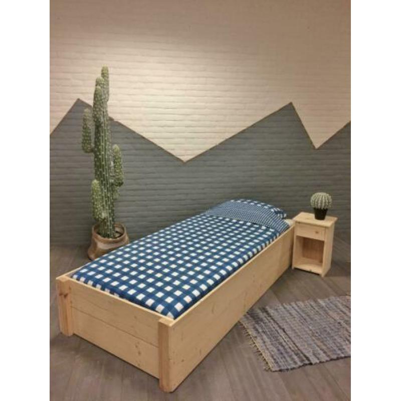 Blankhouten eenpersoonsbed Jannes 90x200/210/220 cm lang.