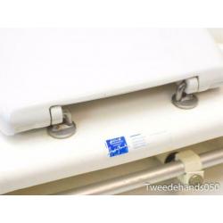 Toiletbrilverhoging met armsteunen 84273