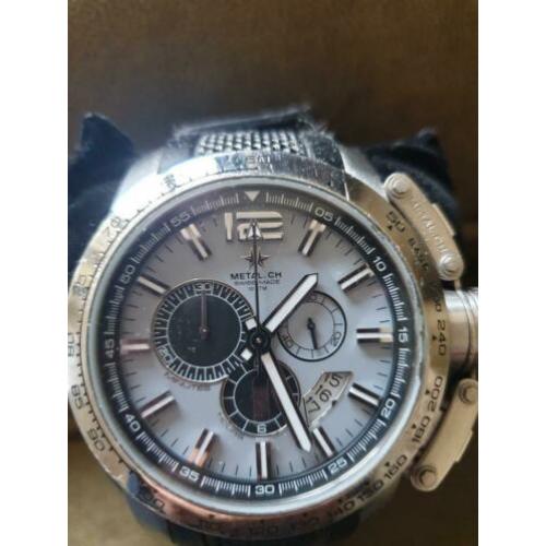 Super gaaf Metal CH horloge