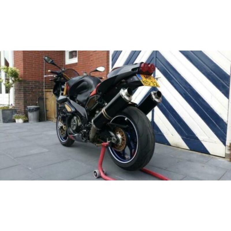 Aprilia Tuono Factory met vol akrapovic