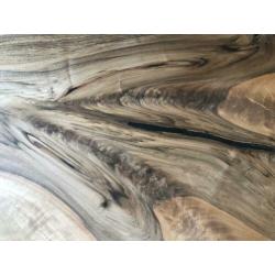 Handgemaakte walnotenboom tafel