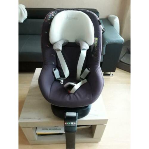 Maxi cosi autostoel met de maxi Cosi 2 way fix