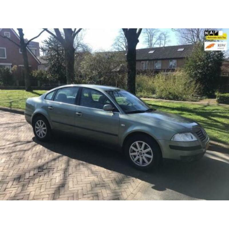Volkswagen Passat 2.3 V5 Comfortline 4Motion