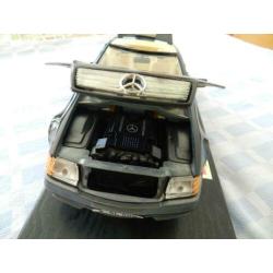 Maisto MERCEDES 500SL 1:18 met aansteker