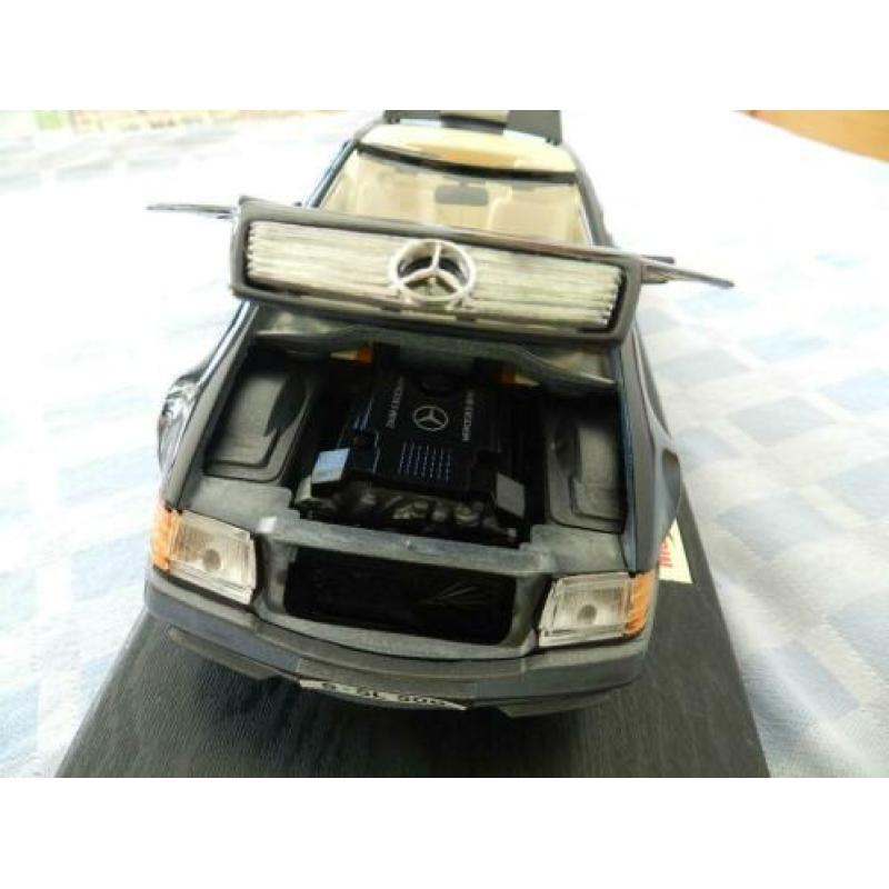 Maisto MERCEDES 500SL 1:18 met aansteker