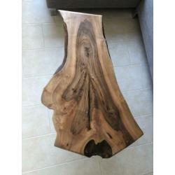 Handgemaakte walnotenboom tafel