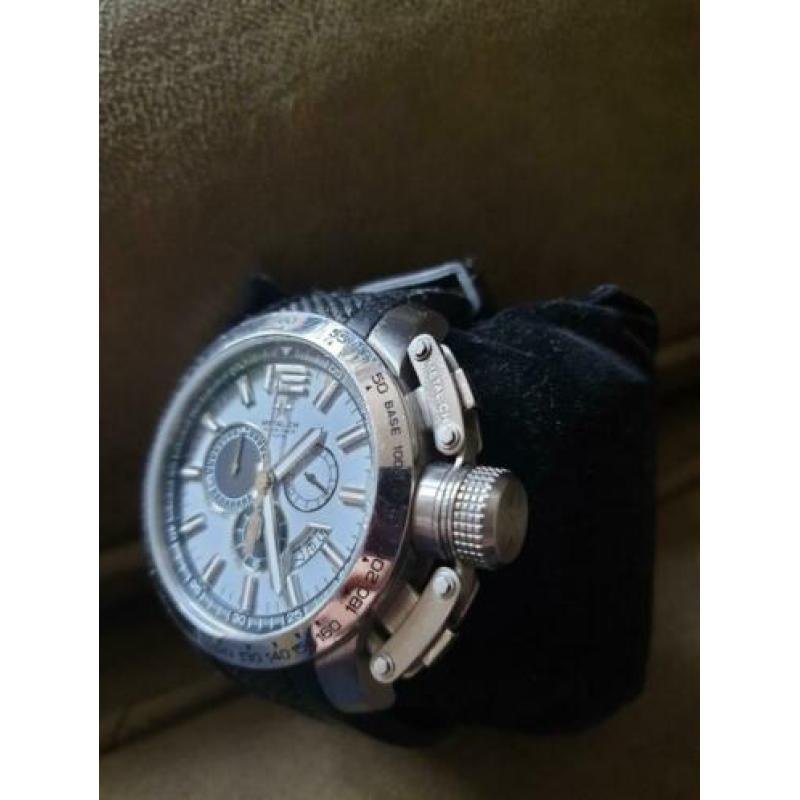 Super gaaf Metal CH horloge
