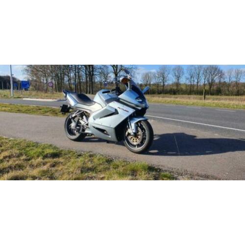 Aprilia Futura RST 1000 met veel extras