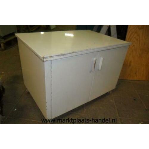 Stalen 2 deurs mobiel kastje, 80x55x57cm (a17)35