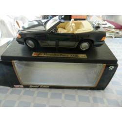 Maisto MERCEDES 500SL 1:18 met aansteker