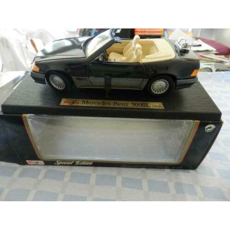 Maisto MERCEDES 500SL 1:18 met aansteker