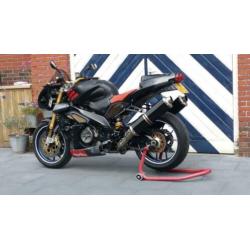 Aprilia Tuono Factory met vol akrapovic