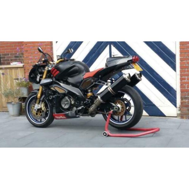 Aprilia Tuono Factory met vol akrapovic