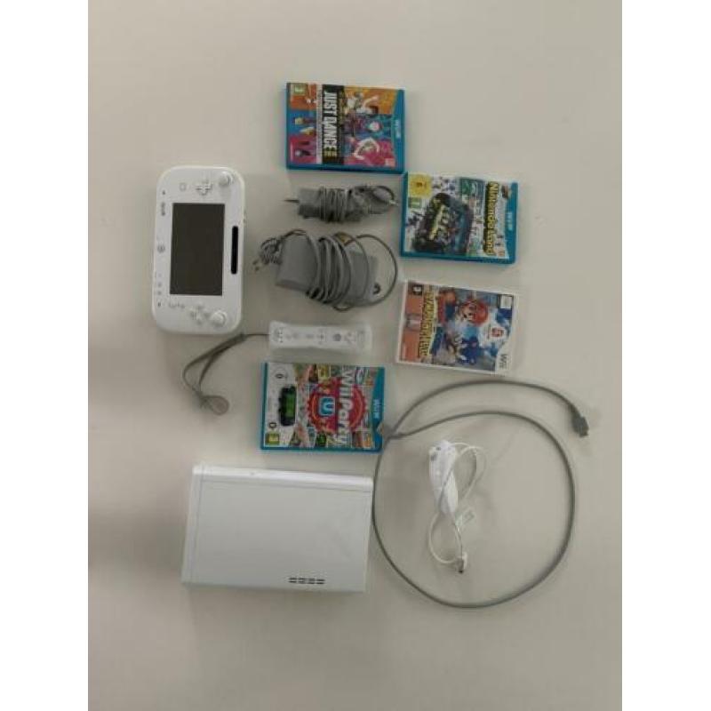 complete wii u set + 4 spellen