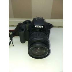 canon eos 1000d met telelens 300mm plus statief