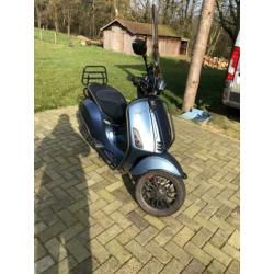 vespa sprint 4t 2v blauw (custom)