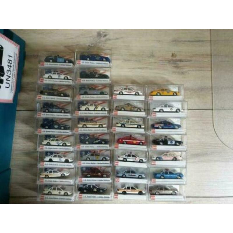 Busch chevrolet caprice verzameling 32 stuks 1:87