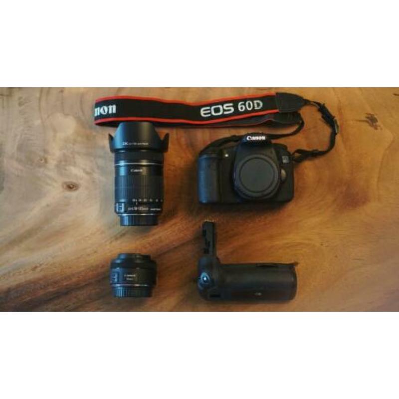 Canon 60D spiegelreflex camera met 2 lenzen en battery grip