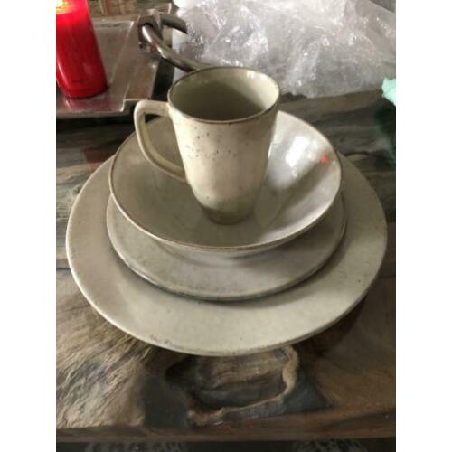 Riverdale servies beige