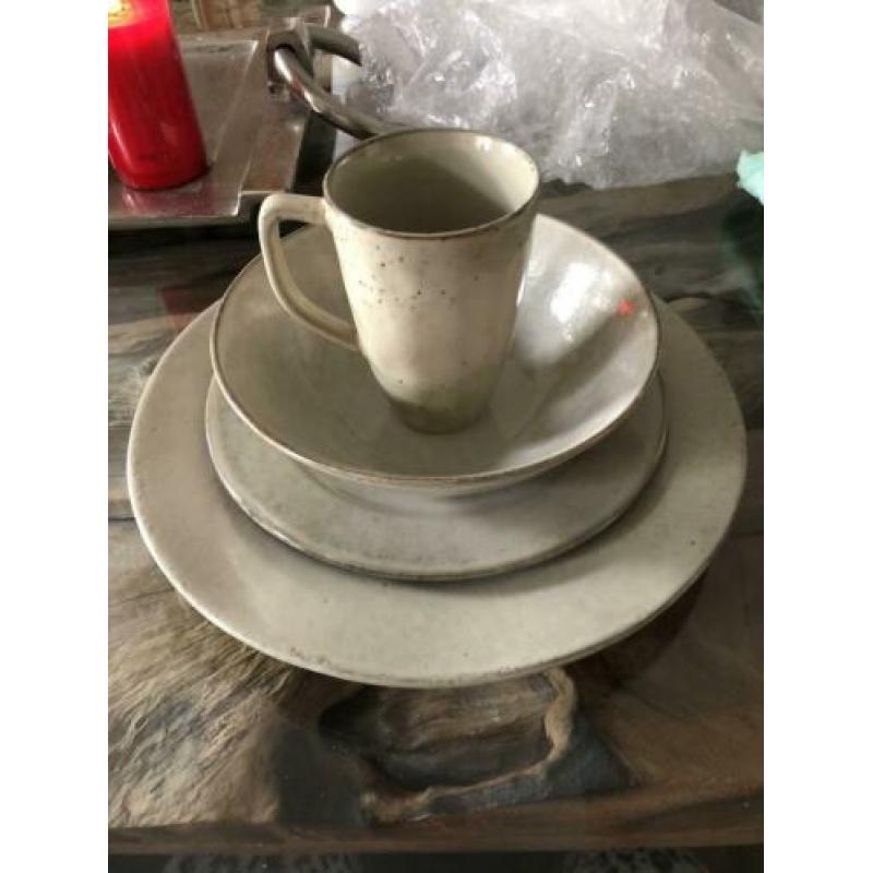 Riverdale servies beige