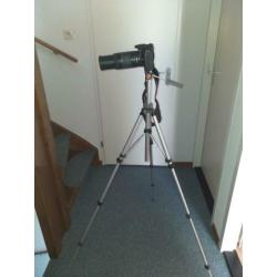 canon eos 1000d met telelens 300mm plus statief