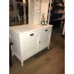 Wit brocante dressoir