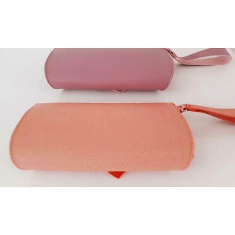 Jan Taminiau voor KLM tas toilettas bag clutch roze violet