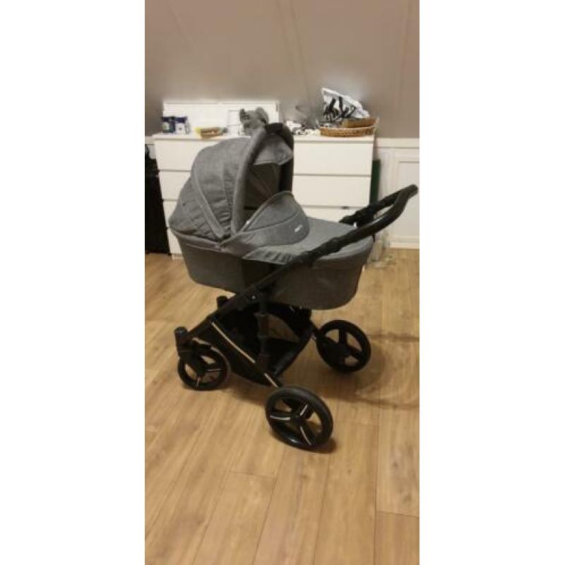 Nog super nette zeer complete kinderwagen