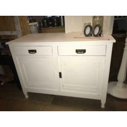 Wit brocante dressoir