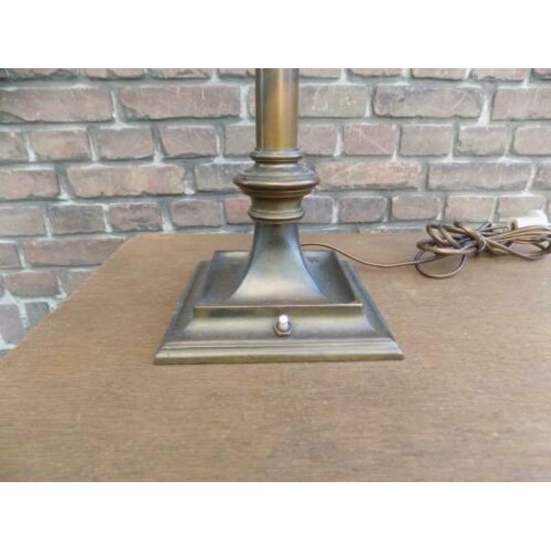 Tafellamp royaal klasse in goede staat vintage.