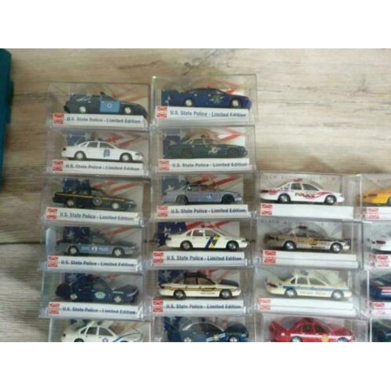 Busch chevrolet caprice verzameling 32 stuks 1:87